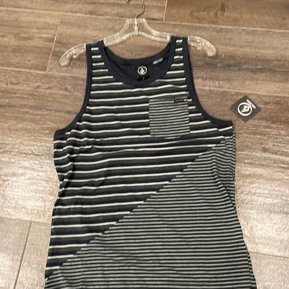 Volcom shirt